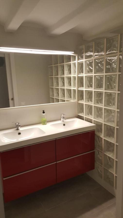 Apartment 2 Beds 1 Sofabed Downtown 31 Nigths Min Barcelona